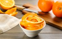 Cascas de frutas surpreendem em receitas de sobremesas deliciosas. Veja 15 opções de doce e evite desperdício!