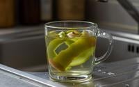 Coloque casca de kiwi em um copo de água: por que é recomendado e para que serve esse truque