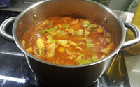 Sopão de legumes, macarrão e frango