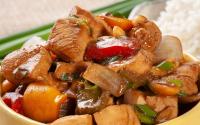 Frango xadrez simples e delicioso para variar o cardápio: receita chinesa é fácil de fazer e todo mundo gosta