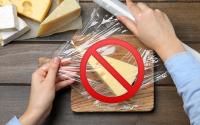 Nem papel-alumínio, nem plástico-filme: o que usar para embrulhar o queijo e evitar que ele resseque? Com esse armazenamento ele vai durar mais!