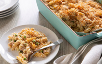 Macarrão cremoso de atum de uma panela só é uma ótima opção para um almoço ou jantar durante a semana