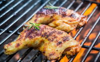 Depois que eu usei esse ingrediente no frango do churrasco, todo mundo agora quer roer até o osso