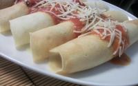 Panqueca com recheio de carne moída e mussarela
