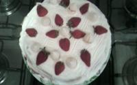 Torta de morango e suspiro