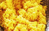 Arroz açafrão com parmesão