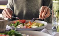 Gastando muito dinheiro com comida? É isso que você deve fazer para economizar e ainda se alimentar melhor