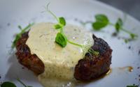 Carne ao molho de gorgonzola