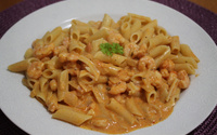 Macarrão penne ao molho de camarão