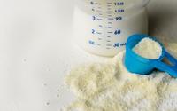 Cuidado com as fórmulas infantis! Estudo encontra substâncias contaminantes e proibidas na composição do produto