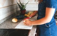 Chega de lágrimas! O truque definitivo para cortar cebola como um chef com precisão e sem choro
