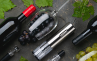 Abridor de vinho elétrico funciona? Conheça esse utensílio que promete abrir vinhos com mais facilidade