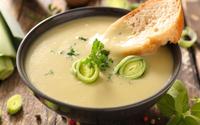 Sopa creme de alho poró
