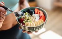 Fruta simples de comer ajuda a limpar os rins de forma 100% natural