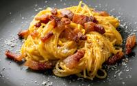 Quer comer um bom macarrão à carbonara em casa? Então siga esse passo a passo para ter um resultado digno de restaurante