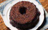 Meus filhos amam esse bolinho de chocolate porque ele derrete na boca de tão macio e fofinho