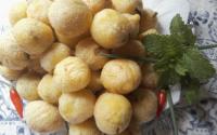 Bolinho de fruta pão com bacalhau