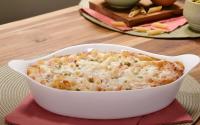 Coloque tudo em uma forma e prepare um almoço rápido: veja essa receita incrível de macarrão assado