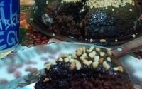 Bolo de chocolate com amendoim