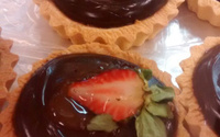 Casquinha de chocolate e morango