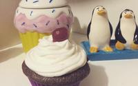 Cupcake com massa de bolo (chocolate)