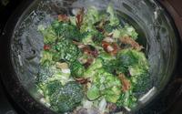 Salada de brócolis natalina