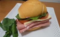 Lanche de presunto/mortadela da turma do Chaves