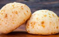 Aprendi com uma mineira: pão de queijo de verdade leva polvilho doce e azedo juntos (receita fácil!)