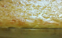 Bolo de batatas ao creme de leite com recheio de carne moída