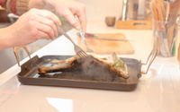 Não sofra mais com cheiro de fritura: 3 truques simples para livrar a sua cozinha do odor de gordura
