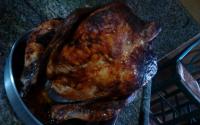 Frango assado com cerveja e sopa de cebola