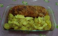 Rocambole de frango recheado com calabresa e catupiry
