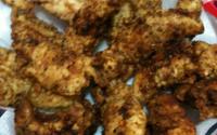 Bananinhas de frango empanado com alho e orégano