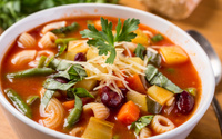 Essa sopa italiana é ideal para melhorar a imunidade na mudança de estação: fácil de fazer e rica em vitaminas, uma bomba de nutrientes