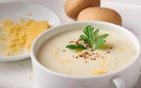 Sopa de queijo com requeijão