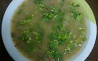Caldo de mandioca com carne moída