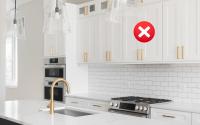 Adeus paredes e armários e cozinha brancos: a nova tendência é uma cor que deixará o ambiente com frescor, moderno e elegante