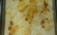 Batata gratinada cozida no leite