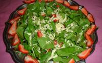 Salada de rúcula com morango