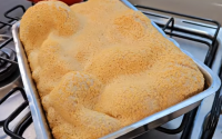 Nem queijo, nem leite: bolo de polvilho fácil crocante que aprendi com minha vizinha mineira é o lanche preferido do meu filho