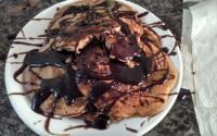 Waffles de chocolate com cobertura de chocolate