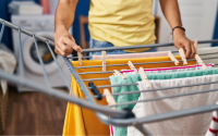 Adeus ao tradicional e volumoso varal de secar roupa: a nova tendência seca as roupas em tempo recorde e será popular em 2025