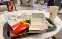 O que significa não recolher a bandeja depois de comer em um restaurante fast-food? Gesto revela aspectos profundos da personalidade, segundo a psicologia