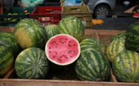 Existe um truque bastante simples para saber qual melancia escolher no mercado: se ela tem uma mancha branca ou não