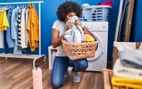 Por que minhas roupas não ficam com cheiro de amaciante depois de lavar? Você pode estar cometendo esses erros