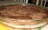 Pavê de brigadeiro com creme branco