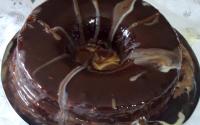 Bolo de chocolate com recheio de Leite Ninho