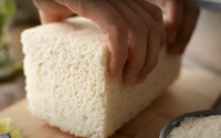 Nem glúten, nem lactose: pão de arroz de liquidificador fácil (importante bater no tempo certo para acertar a textura da massa)