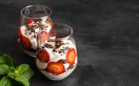 Pavê de morango com chocolate