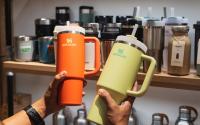 Adeus Stanley falsificado: saiba como identificar copos originais para nunca mais pagar caro por um produto falso